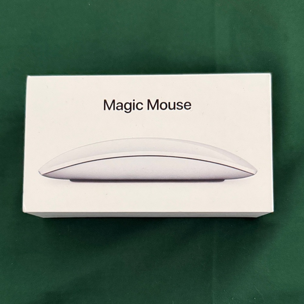 Apple Magic Mouse in Sleek White
